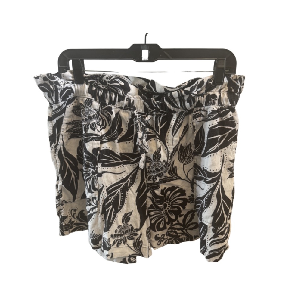 What Not To Wear High-waisted shorts